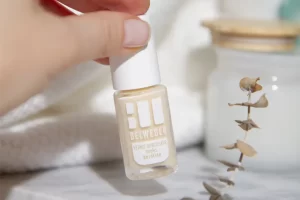 Soigner les ongles cassants, dédoublés, striés et fragilisés : le Vernis Durcisseur à la Kératine