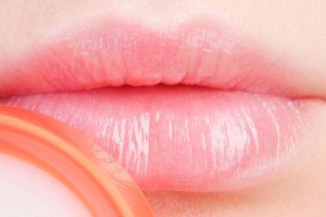 Diese neuen Lippenbalsame haben wir für Sie ausgesucht – ein Muss für diesen Winter!