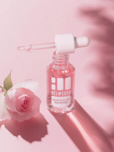 L’Huile de Rose : l’Aliée des Peaux Délicates, Sensibles et Matures